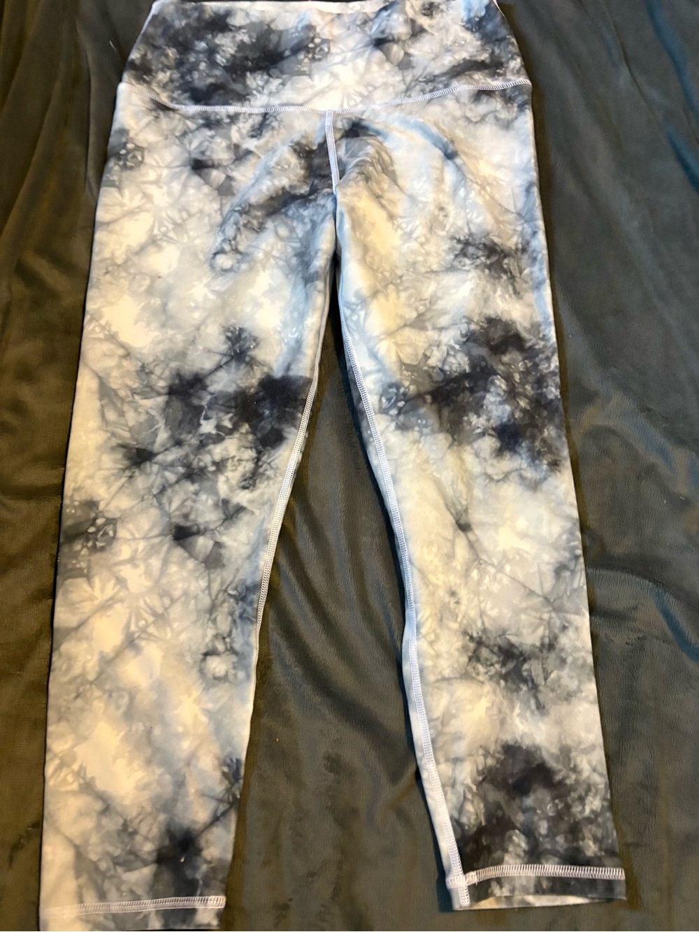 Scorpio Sol Black & White Tie-Dye Leggings